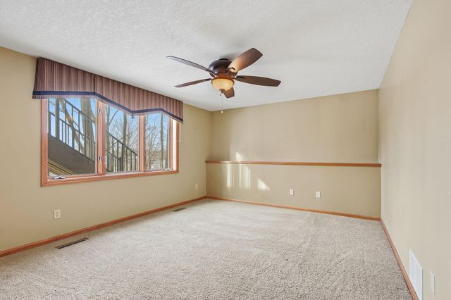 6340 Summit Circle, Chanhassen, MN 55317