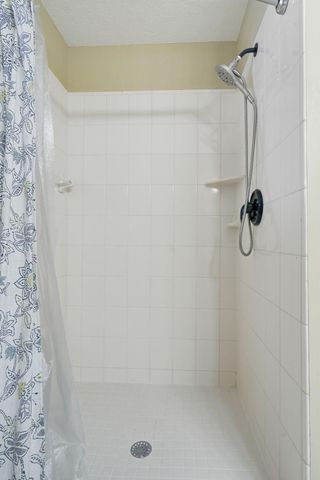 6340 Summit Circle, Chanhassen, MN 55317