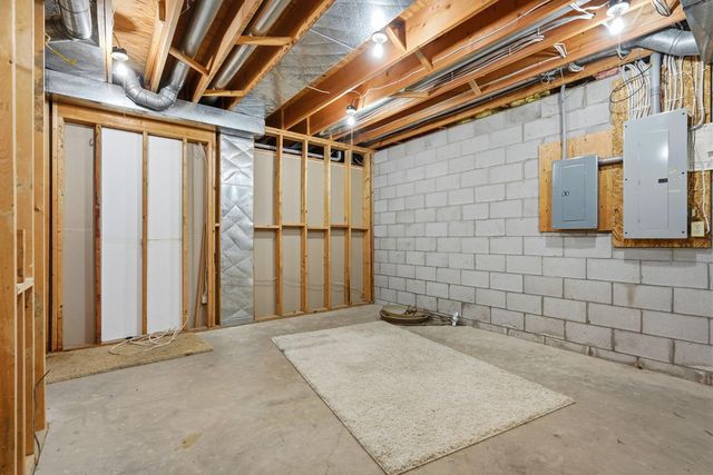 6340 Summit Circle, Chanhassen, MN 55317