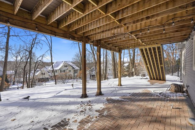 6340 Summit Circle, Chanhassen, MN 55317