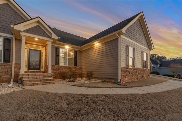 6365 Aarons Way, Flowery Branch, GA 30542