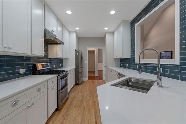 6365 Aarons Way, Flowery Branch, GA 30542
