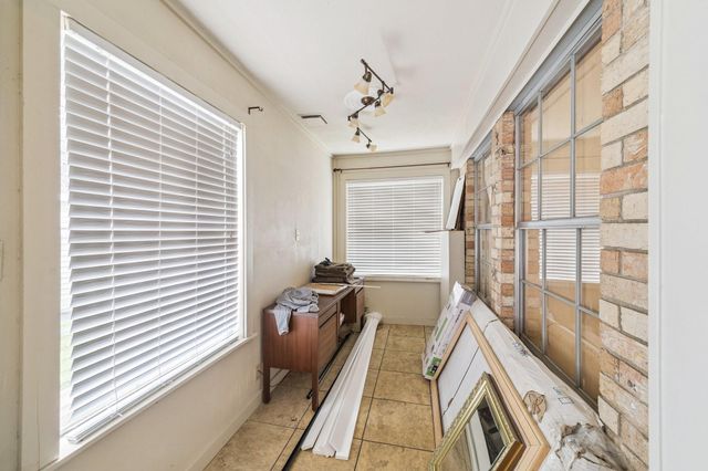 510 E Main Street, Humble, TX 77338