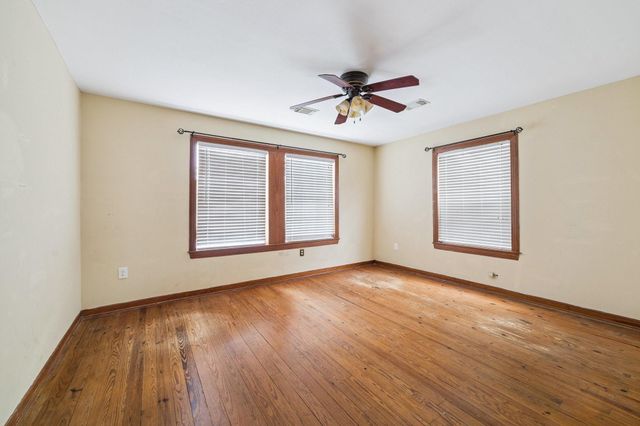 510 E Main Street, Humble, TX 77338