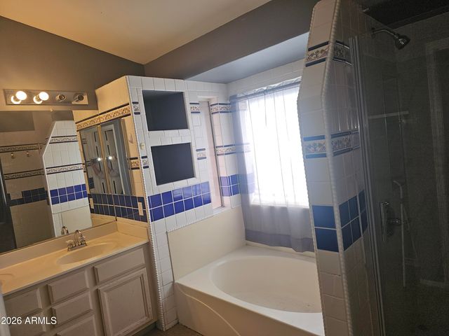 5045 W TOPEKA Drive, Glendale, AZ 85308