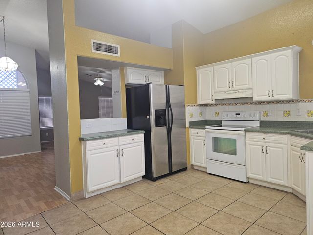 5045 W TOPEKA Drive, Glendale, AZ 85308