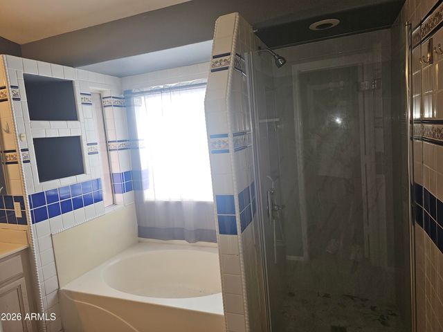 5045 W TOPEKA Drive, Glendale, AZ 85308