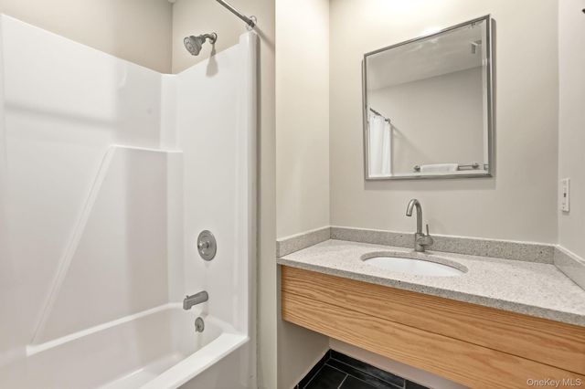 150 N Bedford Road 6D, Chappaqua, NY 10514