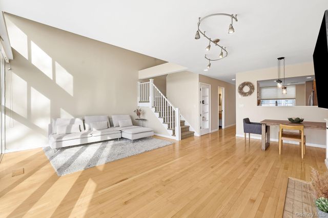 150 N Bedford Road 6D, Chappaqua, NY 10514