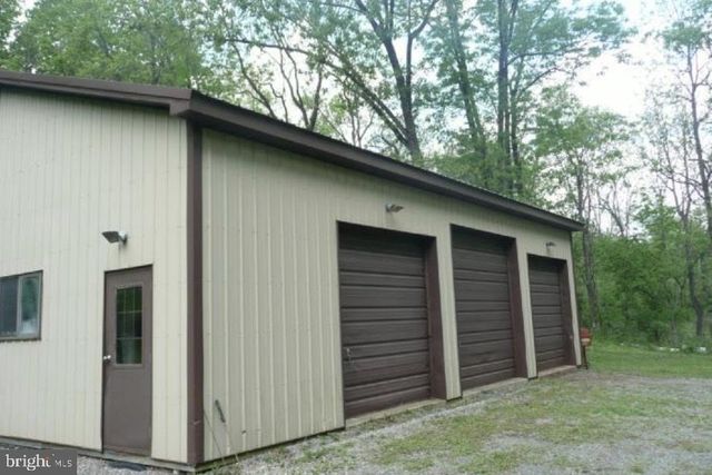 6704 CHAPEL RD, New Hope, PA 18938