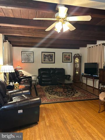 6704 CHAPEL RD, New Hope, PA 18938