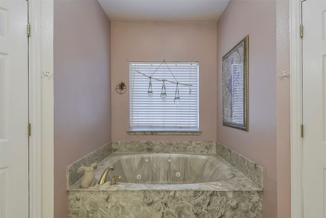 137 Cactus Road, Waxahachie, TX 75165