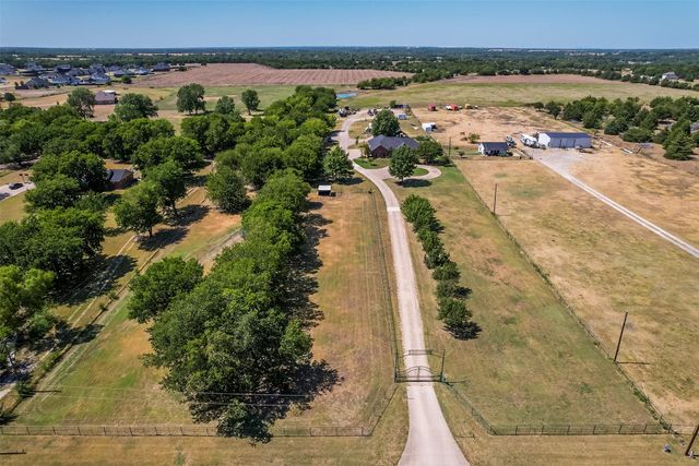 137 Cactus Road, Waxahachie, TX 75165