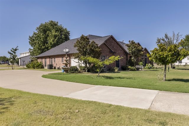 137 Cactus Road, Waxahachie, TX 75165