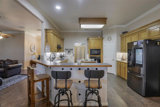 137 Cactus Road, Waxahachie, TX 75165