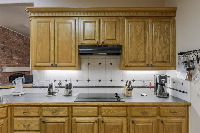 137 Cactus Road, Waxahachie, TX 75165
