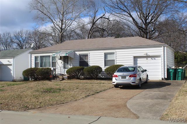 1501 Akron Drive, St Louis, MO 63137