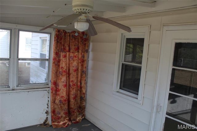 1501 Akron Drive, St Louis, MO 63137