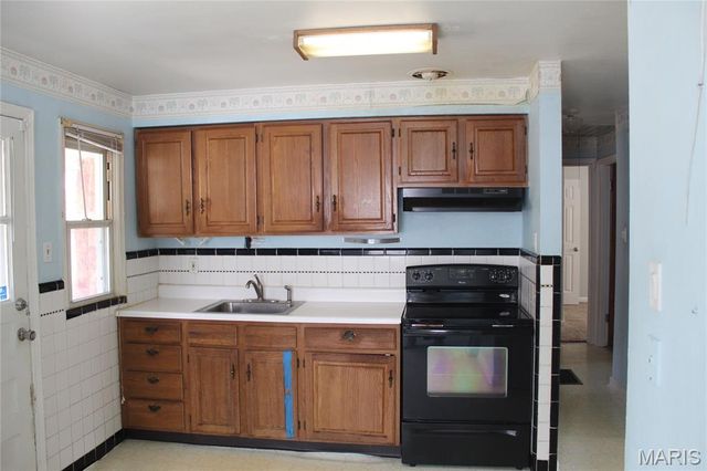 1501 Akron Drive, St Louis, MO 63137