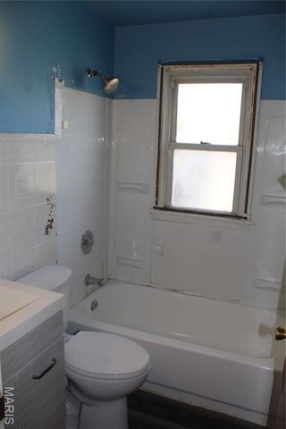 1501 Akron Drive, St Louis, MO 63137