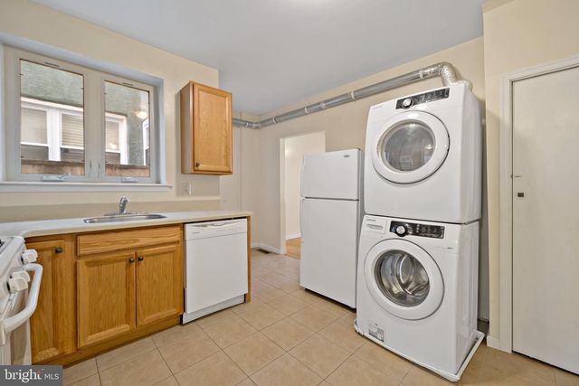 1942 WOLF ST, Philadelphia, PA 19145