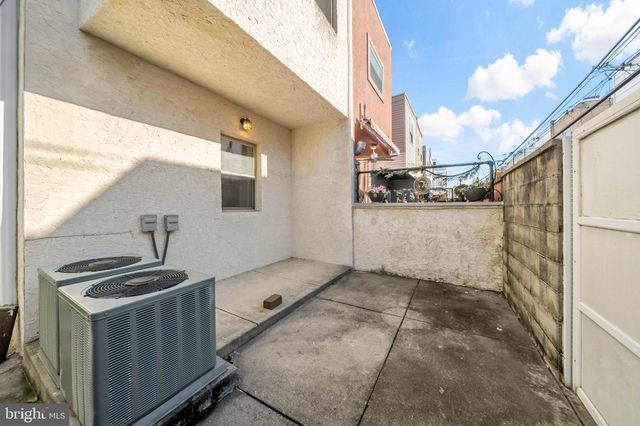 1942 WOLF ST, Philadelphia, PA 19145
