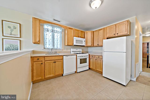 1942 WOLF ST, Philadelphia, PA 19145