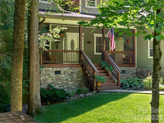 427 Locust Drive, Maggie Valley, NC 28751
