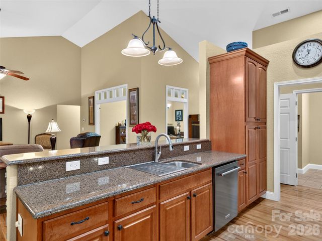 427 Locust Drive, Maggie Valley, NC 28751