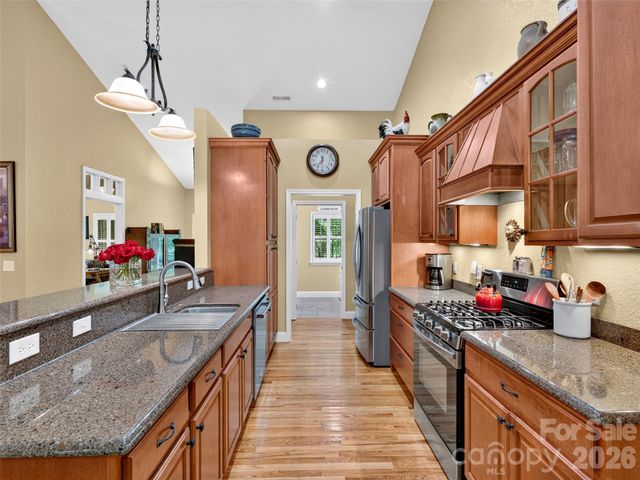 427 Locust Drive, Maggie Valley, NC 28751