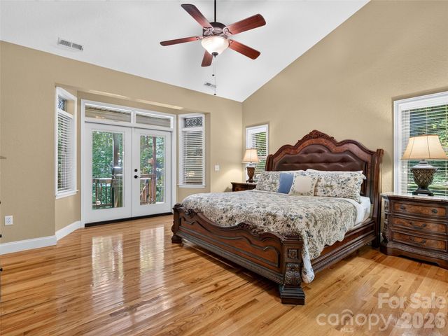 427 Locust Drive, Maggie Valley, NC 28751