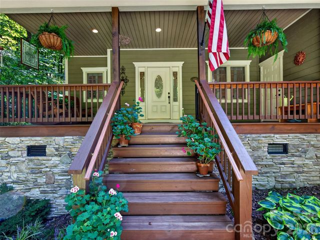 427 Locust Drive, Maggie Valley, NC 28751