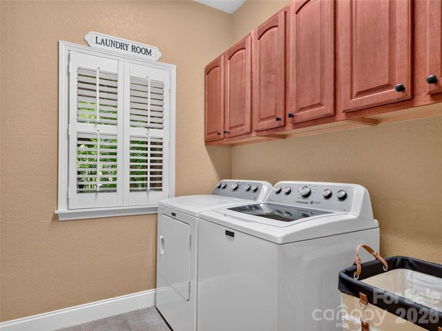 427 Locust Drive, Maggie Valley, NC 28751