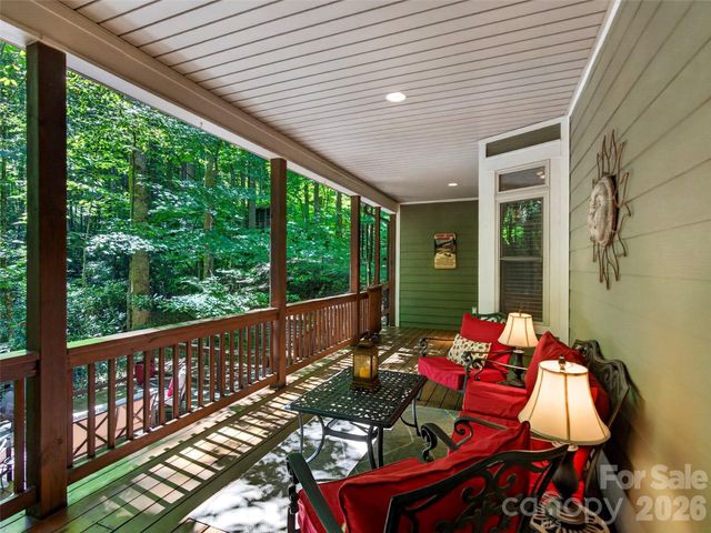 427 Locust Drive, Maggie Valley, NC 28751