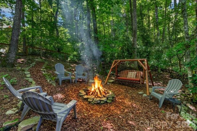 427 Locust Drive, Maggie Valley, NC 28751