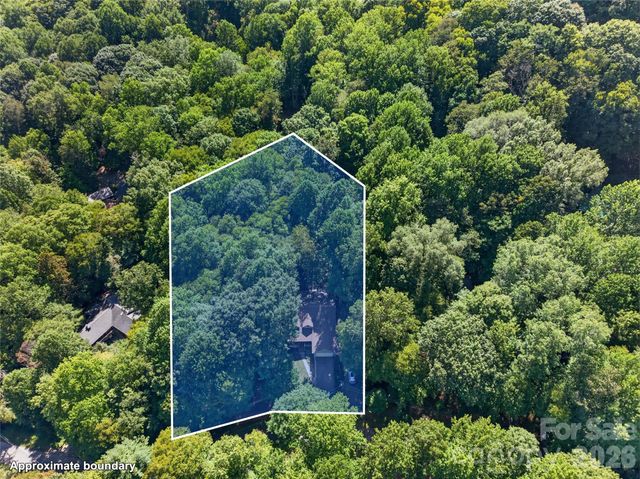 427 Locust Drive, Maggie Valley, NC 28751