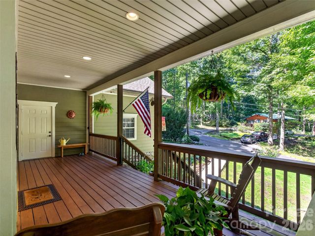 427 Locust Drive, Maggie Valley, NC 28751