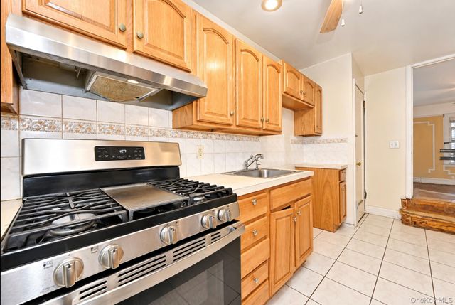 19920 115th Avenue, Saint Albans, NY 11412