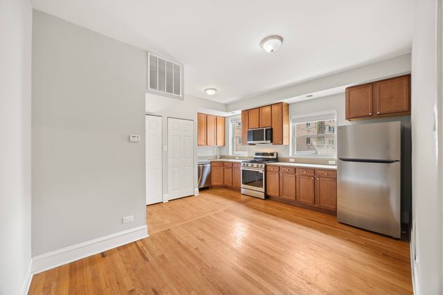 811 Erie Street 1, Oak Park, IL 60302