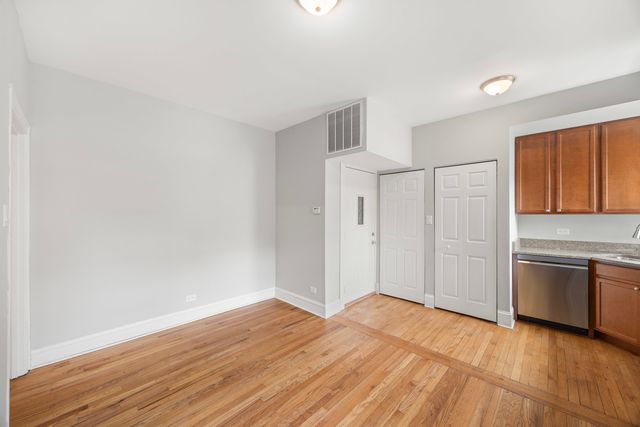 811 Erie Street 1, Oak Park, IL 60302