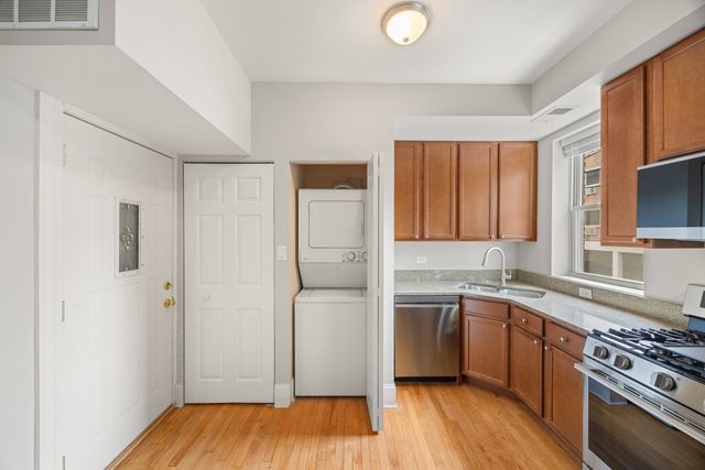 811 Erie Street 1, Oak Park, IL 60302