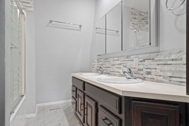 27111 White Tail Road, Shell Knob, MO 65747