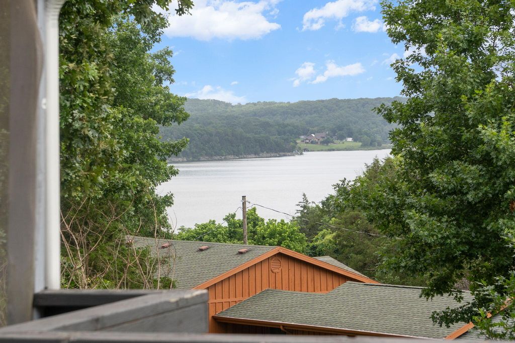 27111 White Tail Road, Shell Knob, MO 65747