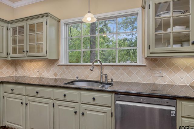 6620 Rollins, Tyler, TX 75703
