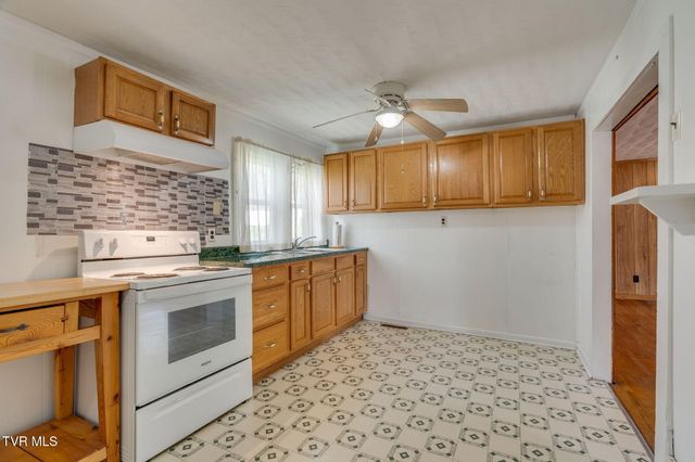 102 Brewer Street, Rogersville, TN 37857