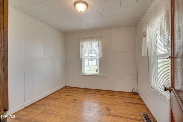 102 Brewer Street, Rogersville, TN 37857