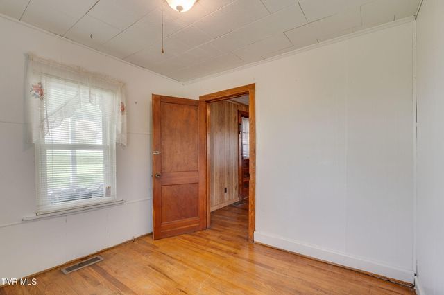 102 Brewer Street, Rogersville, TN 37857