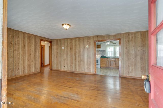 102 Brewer Street, Rogersville, TN 37857