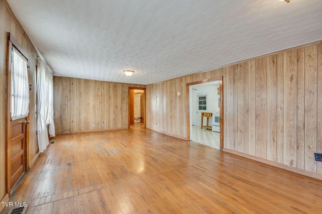 102 Brewer Street, Rogersville, TN 37857