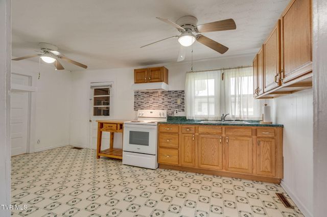 102 Brewer Street, Rogersville, TN 37857